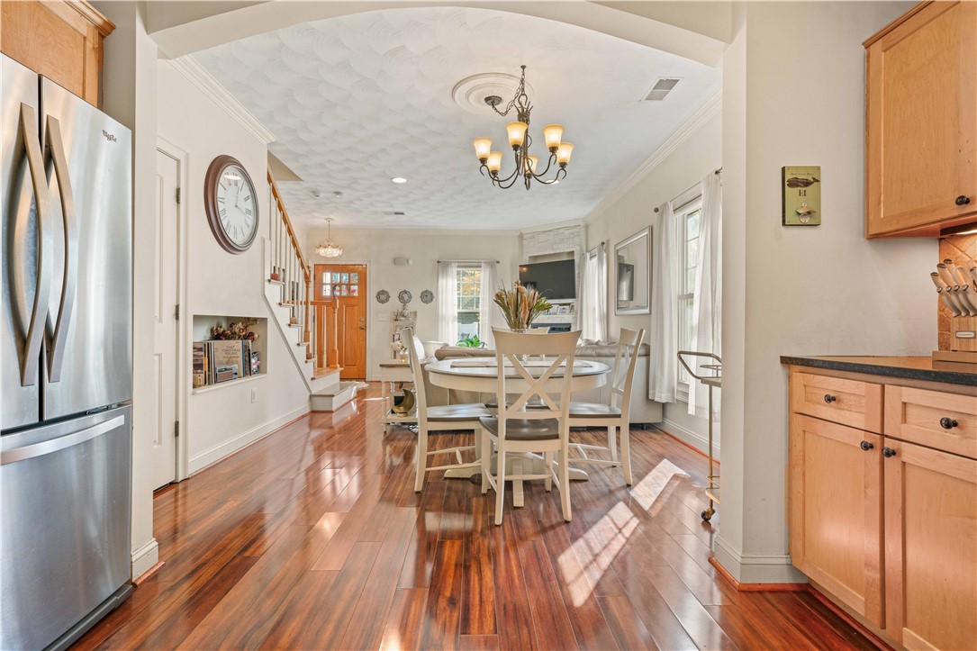 91 Waverly Street Warwick, RI 02889 - Photo 7 of 26