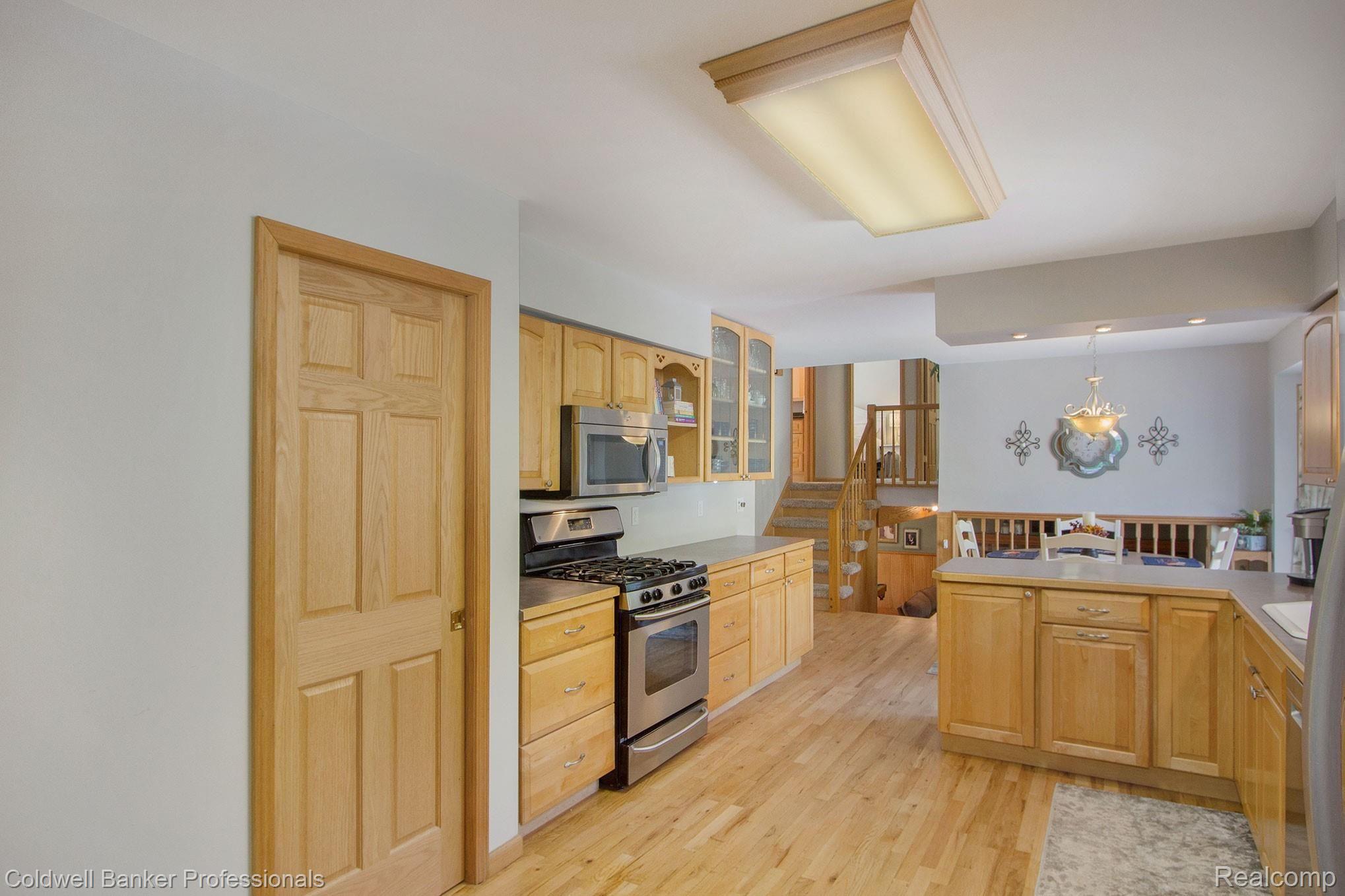 3576 Hunt Road Lapeer, MI 48446 - Photo 5 of 39 IMG_9992.jpg