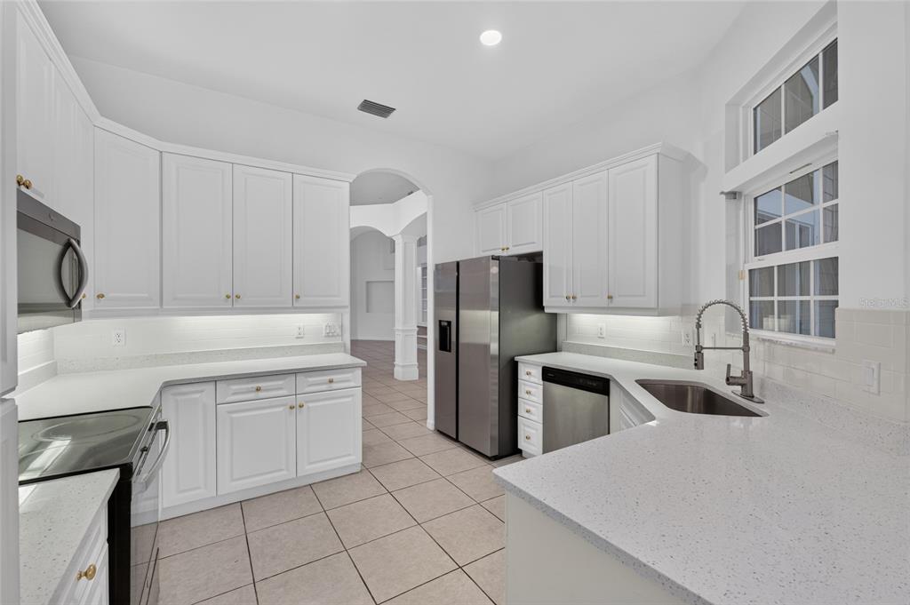914 Southwest 83rd Terrace Gainesville, FL 32607 - Photo 19 of 42