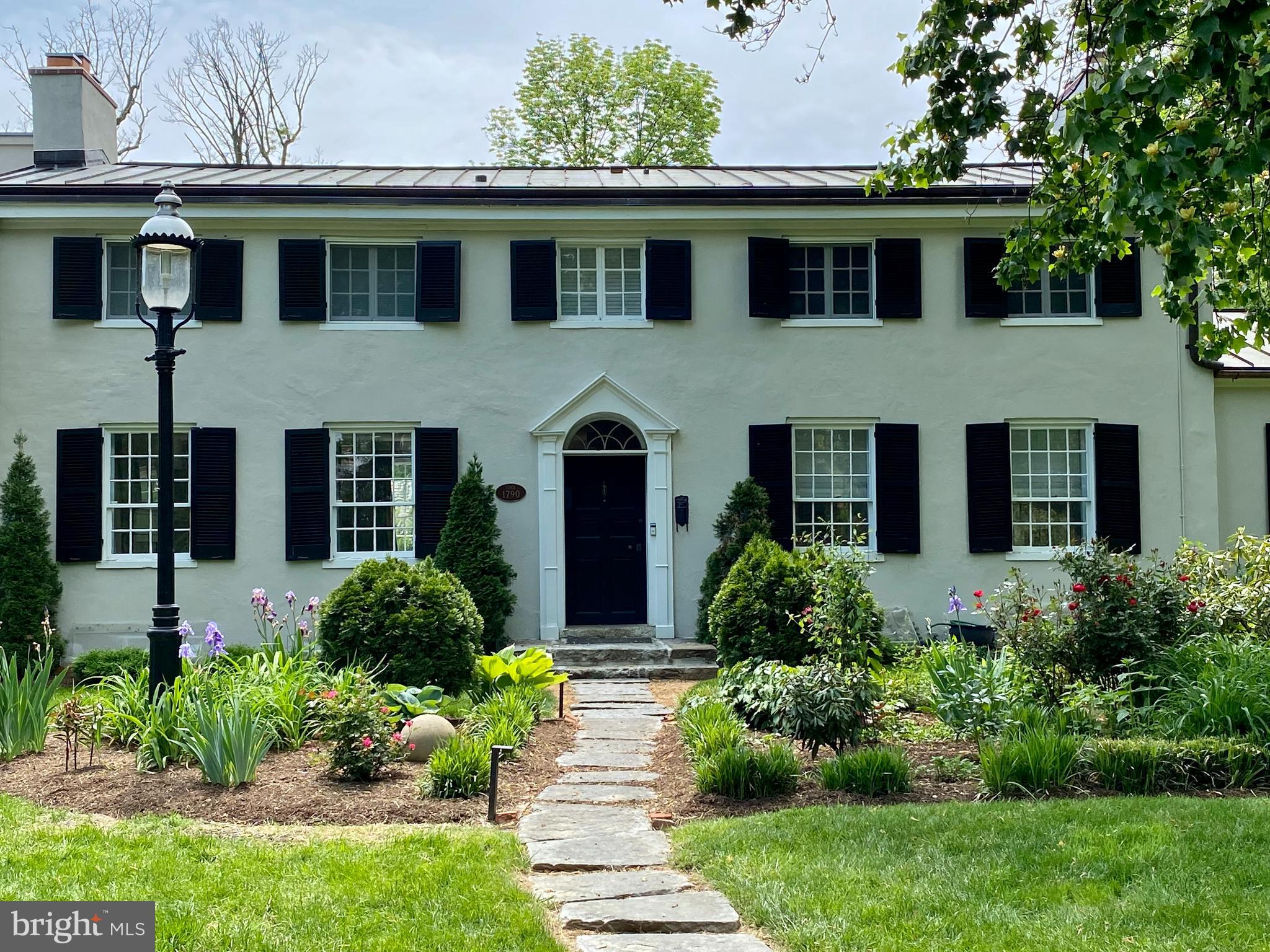 121 Upnor Road Baltimore, MD 21212 - Photo 3 of 79 a front view of a house with a yard