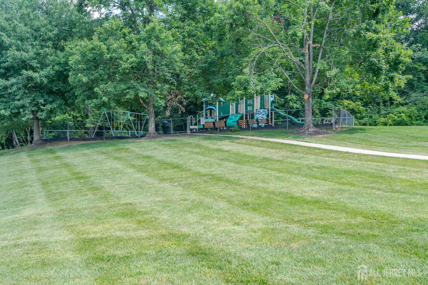 32 Springwood Court Princeton, NJ 08540 - Photo 26 of 26 a view of a trees in a yard