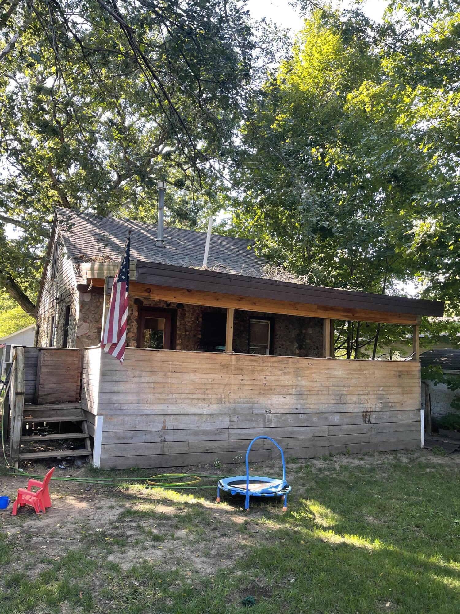 607 Oak Street Three Rivers, MI 49093 - Photo 3 of 19 Photo Sep 05, 4 37 35 PM