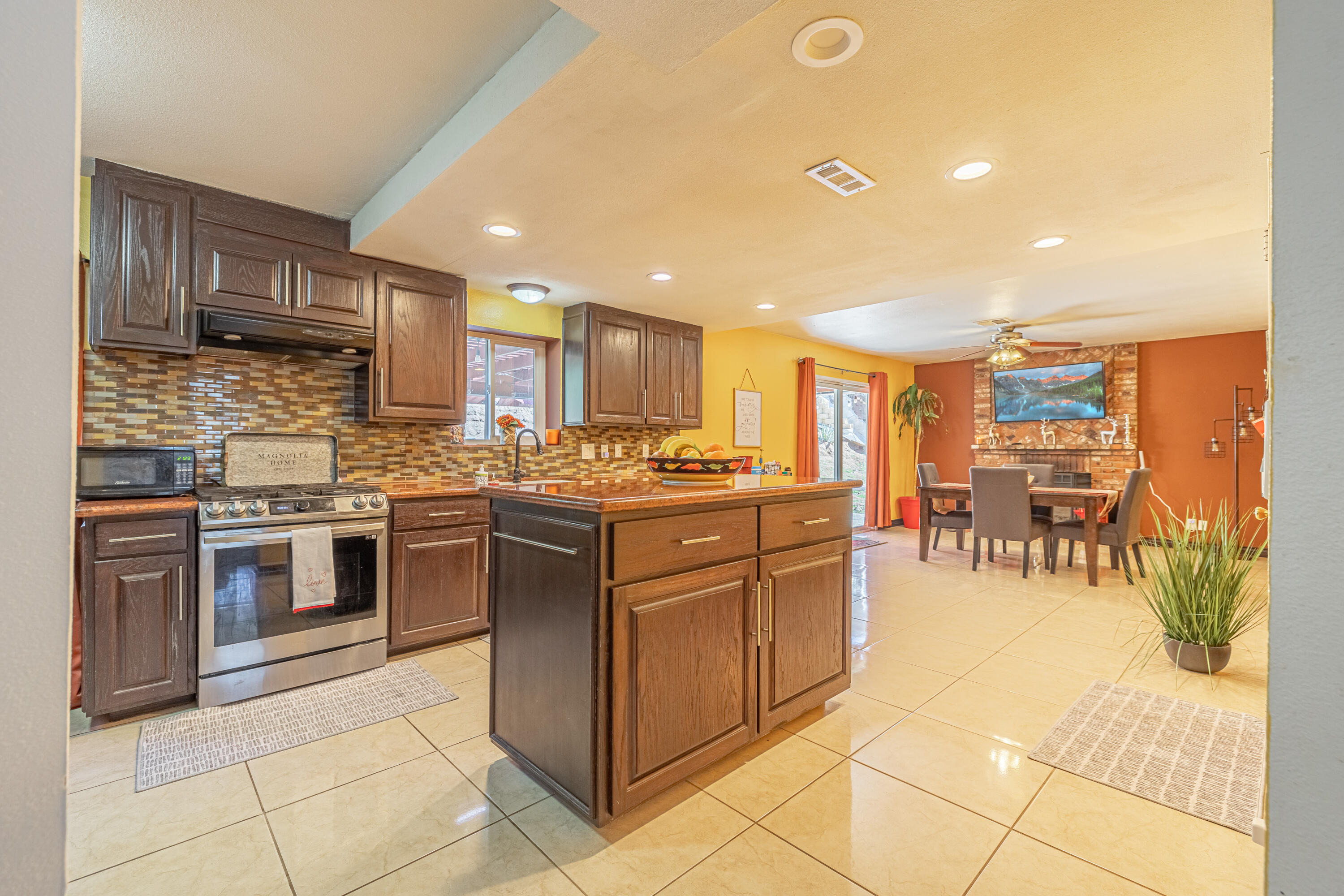 33656 Tradepost Road Acton, CA 93510 - Photo 5 of 32 JMY_6566-HDR-Edit