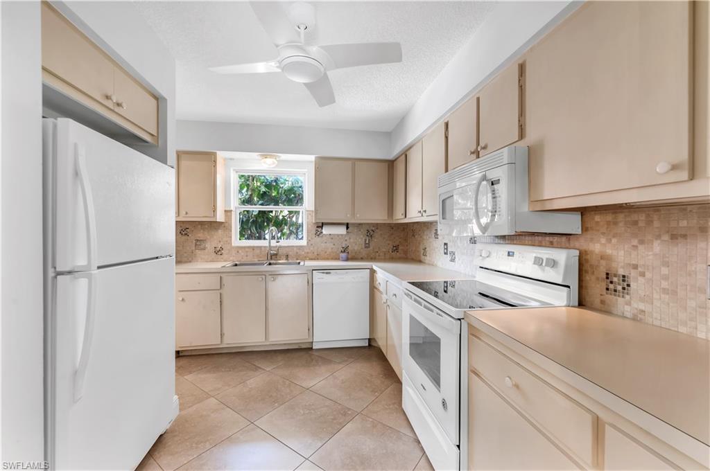 600 Valley Stream Drive, Unit D3 Naples, FL 34113 - Photo 11 of 19