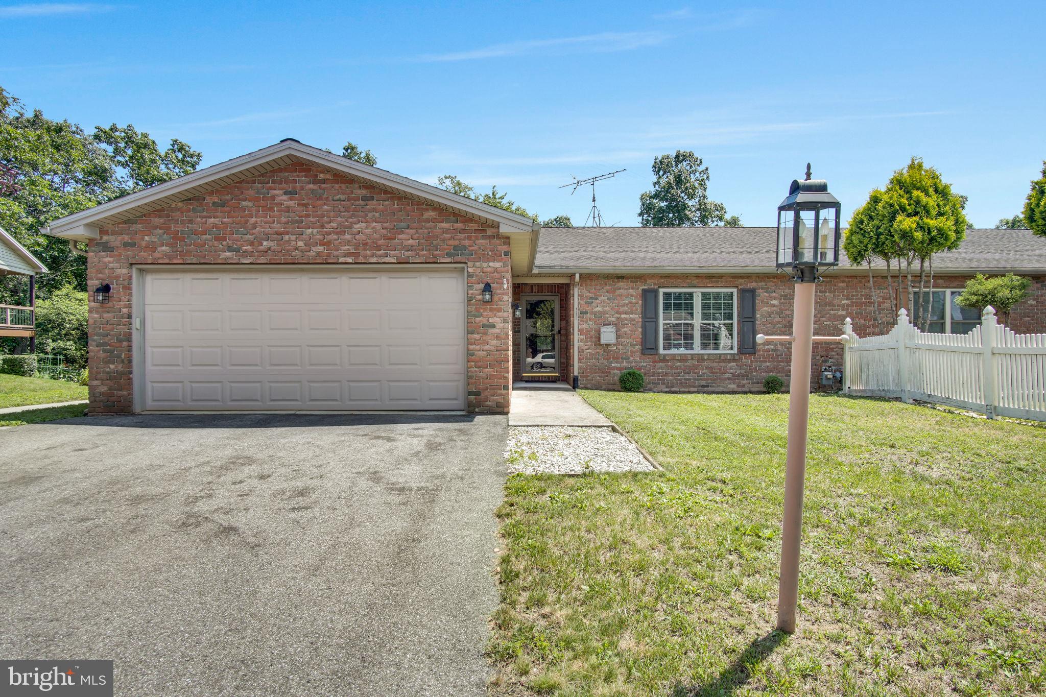 42 Ridge Avenue Carlisle, PA 17013 - Photo 2 of 42