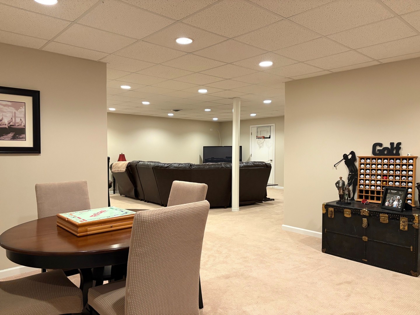 2212 Spartina Road Naperville, IL 60564 - Photo 12 of 17 a living room with furniture