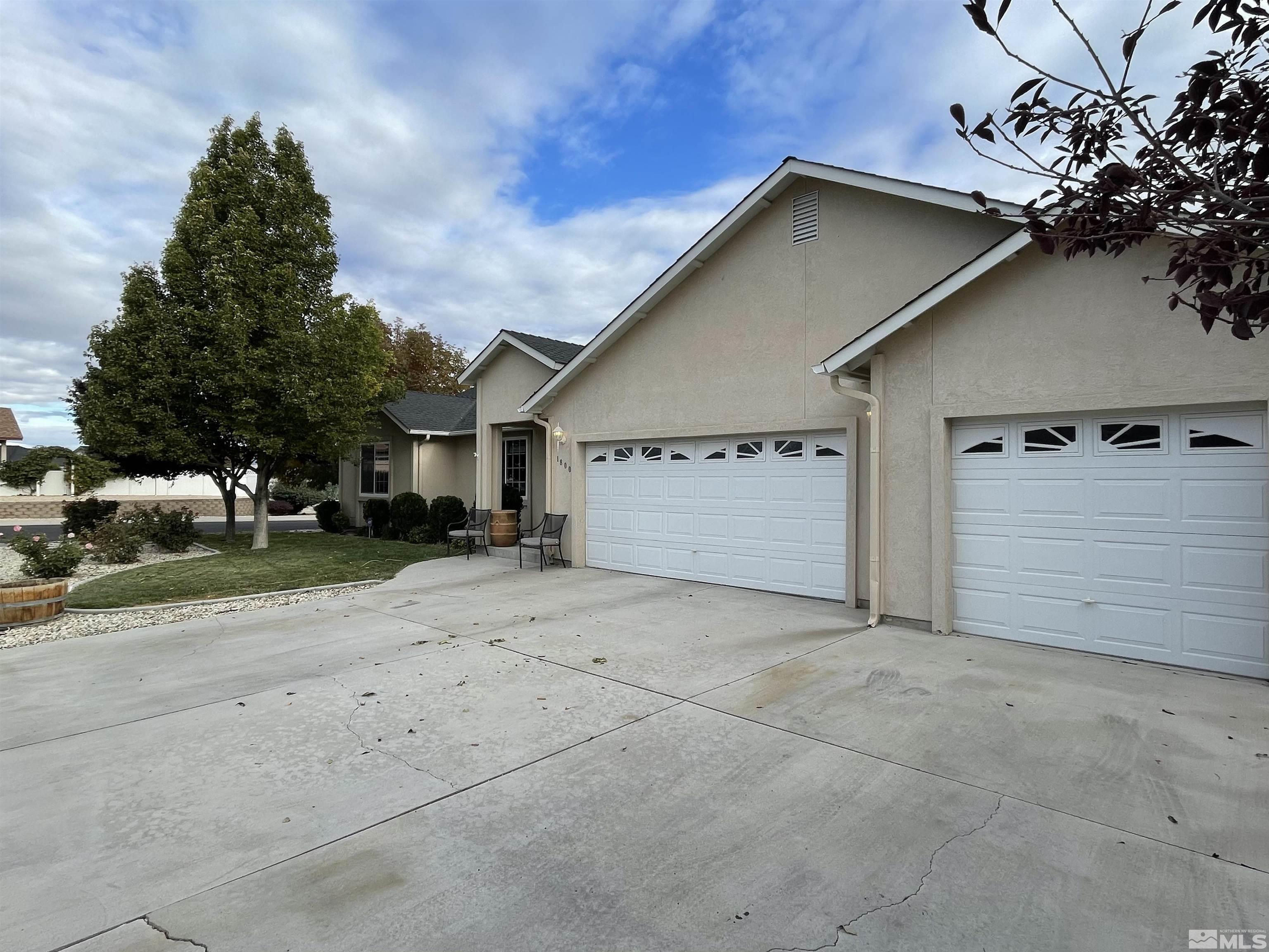 1800 Randy Court Fernley, NV 89408 - Photo 5 of 40 Photo 5