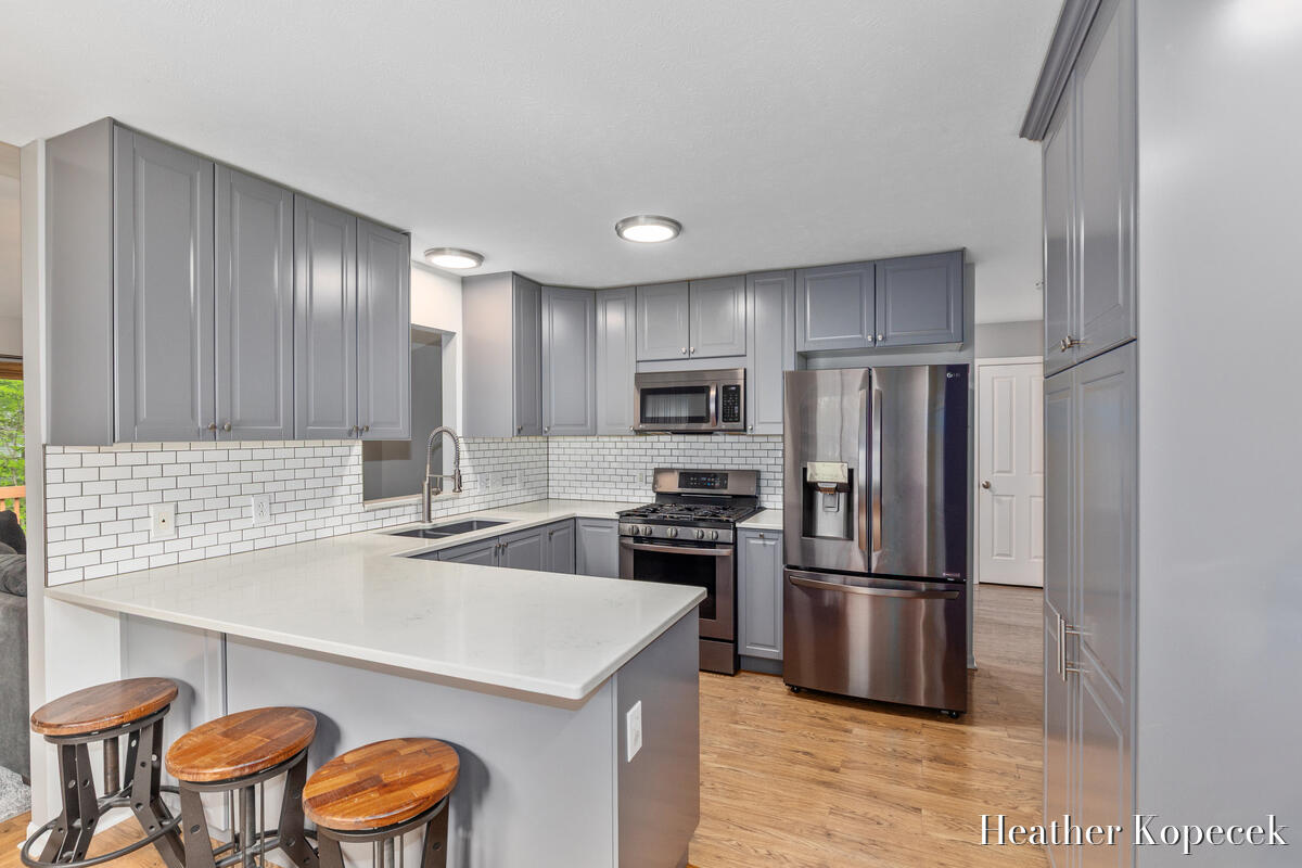 1663 Barnsley Court Southeast Lowell, MI 49331 - Photo 6 of 31 https___photoreal.io_wp-content_photorea