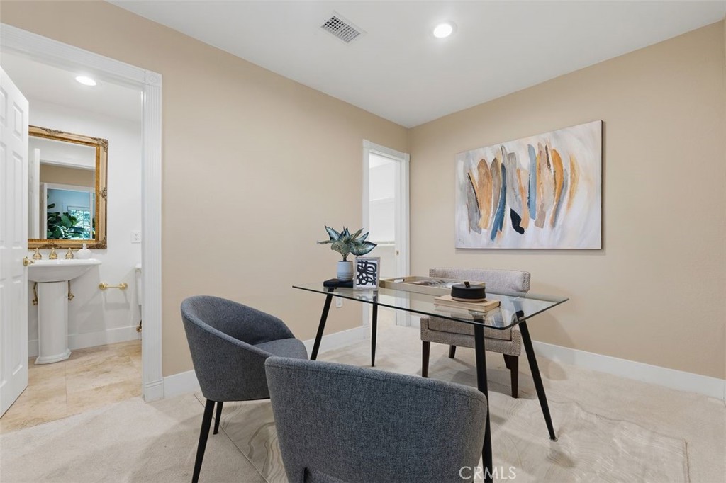 22534 Liberty Bell Road Calabasas, CA 91302 - Photo 15 of 41
