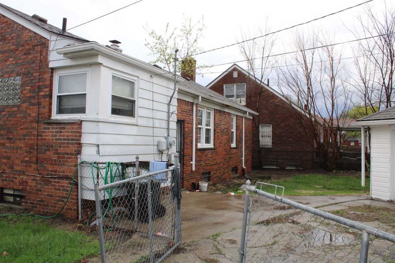 8045 Appoline Street Detroit, MI 48228 - Photo 34 of 39