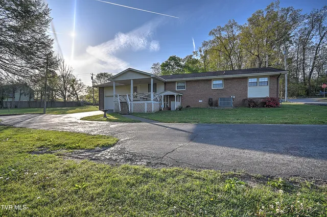 $320,000 | 2856 Watauga Road, Johnson City, TN 37601