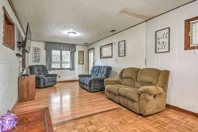 $320,000 | 2856 Watauga Road, Johnson City, TN 37601