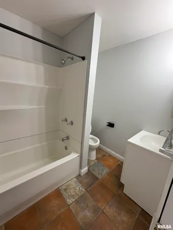 $1,499 | 705 East Marietta Avenue, Peoria Heights, IL 61616