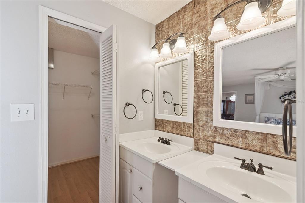 921 4th Avenue North Deltona, FL 32725 - Photo 22 of 35