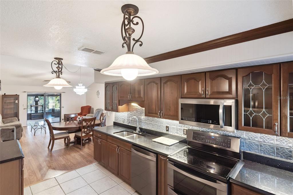 921 4th Avenue North Deltona, FL 32725 - Photo 10 of 35