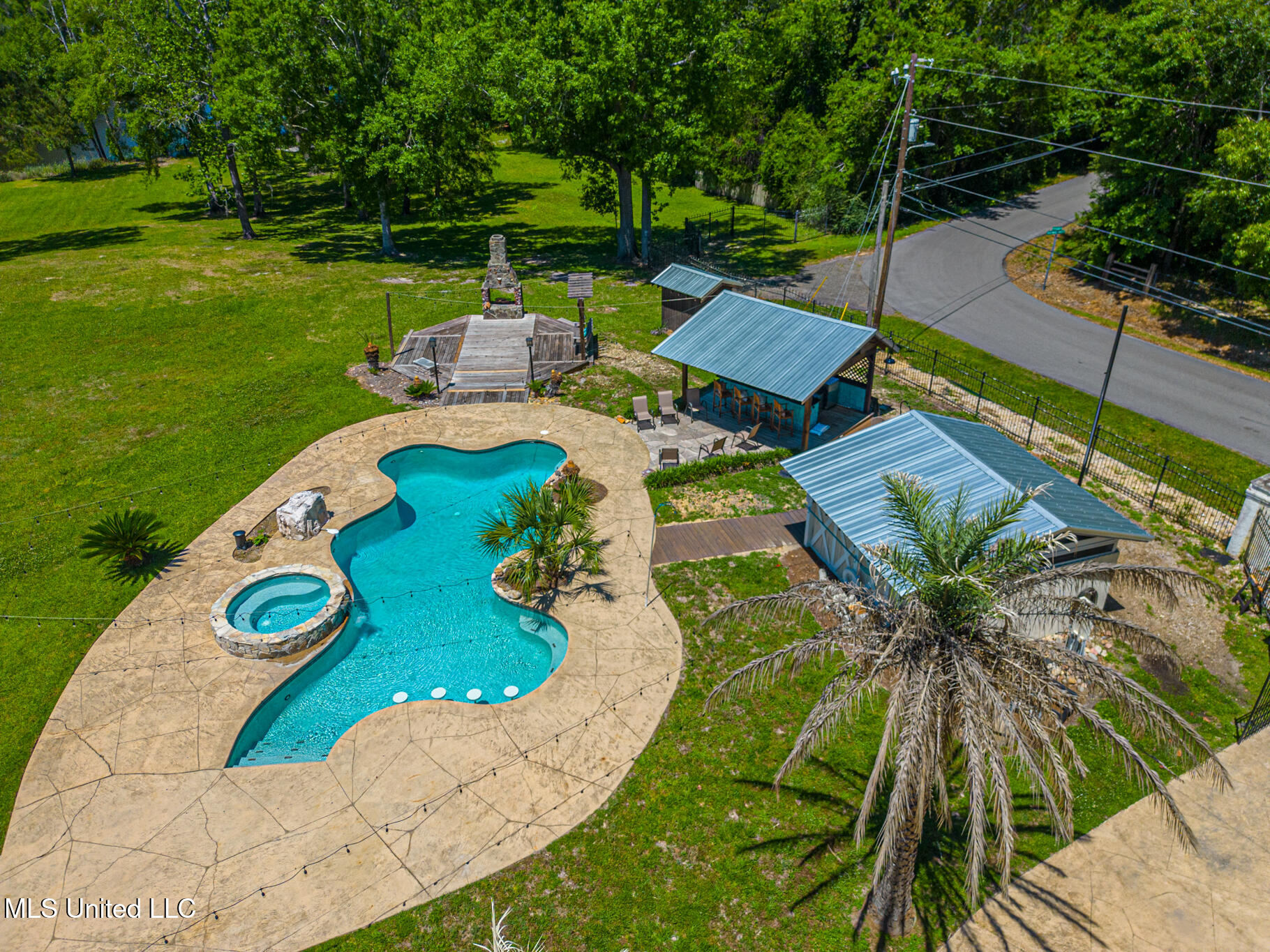 13160 Old Woolmarket Road Biloxi, MS 39532 - Photo 6 of 54 Old WLMKT-2