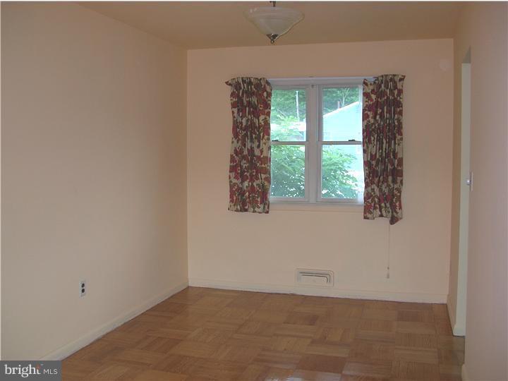 29 Bonnie Rae Drive Hamilton, NJ 08620 - Photo 5 of 12 Dining Room