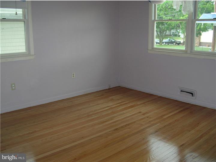 29 Bonnie Rae Drive Hamilton, NJ 08620 - Photo 8 of 12 Bedroom - Main