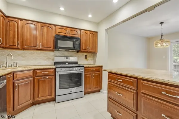 $619,000 | 83 Patriots Road, Morris Plains, NJ 07950