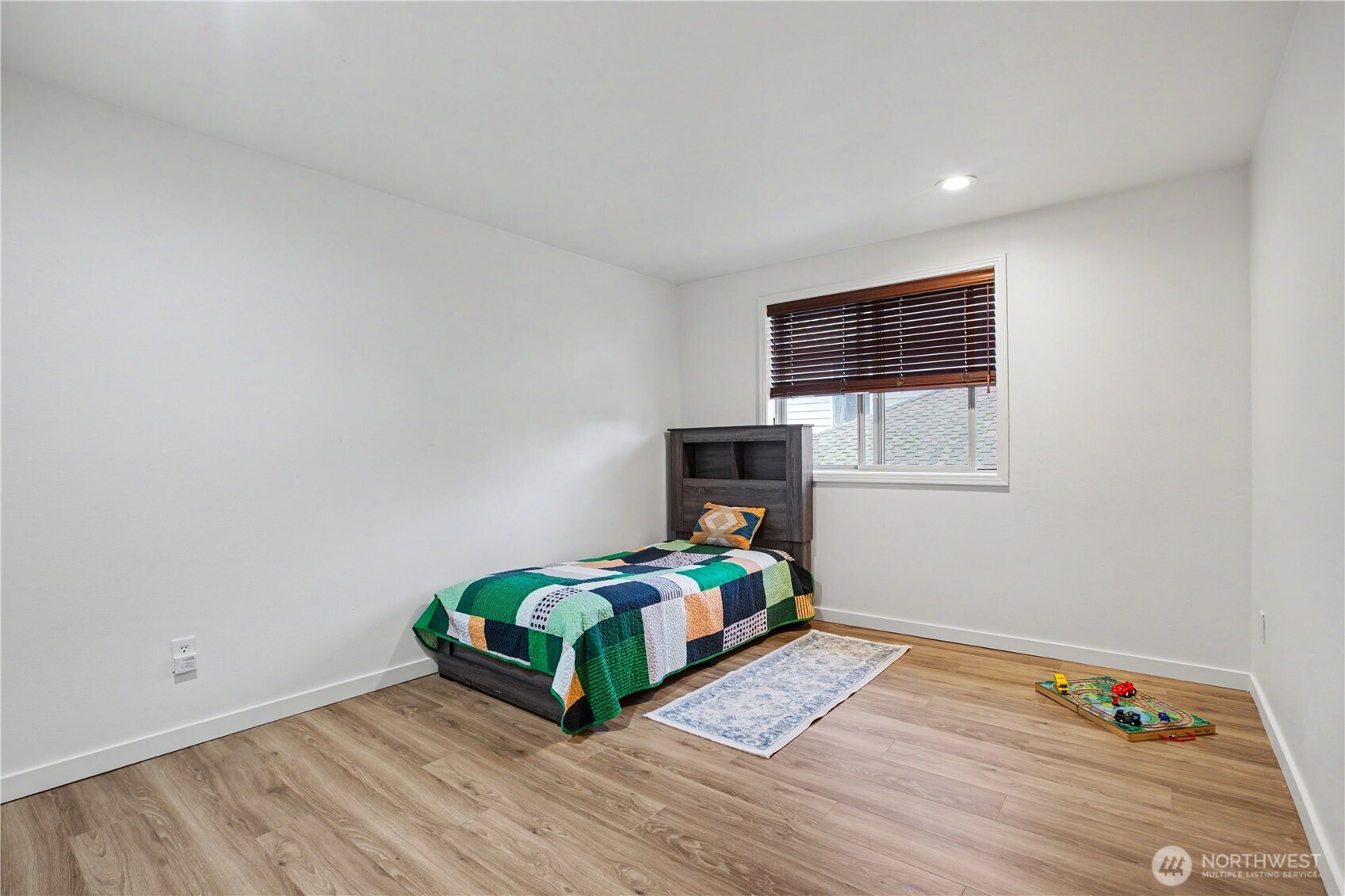 417 Southwest 353rd Street Federal Way, WA 98023 - Photo 26 of 40