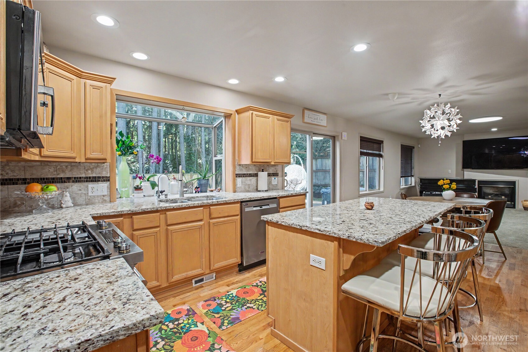 417 Southwest 353rd Street Federal Way, WA 98023 - Photo 9 of 40