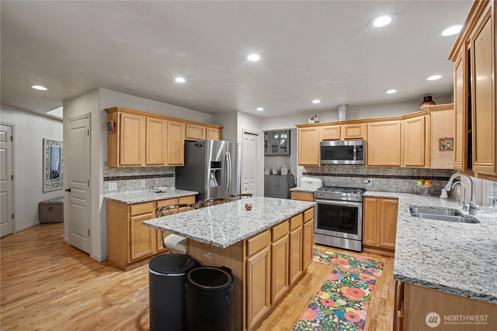 417 Southwest 353rd Street Federal Way, WA 98023 - Photo 10 of 40