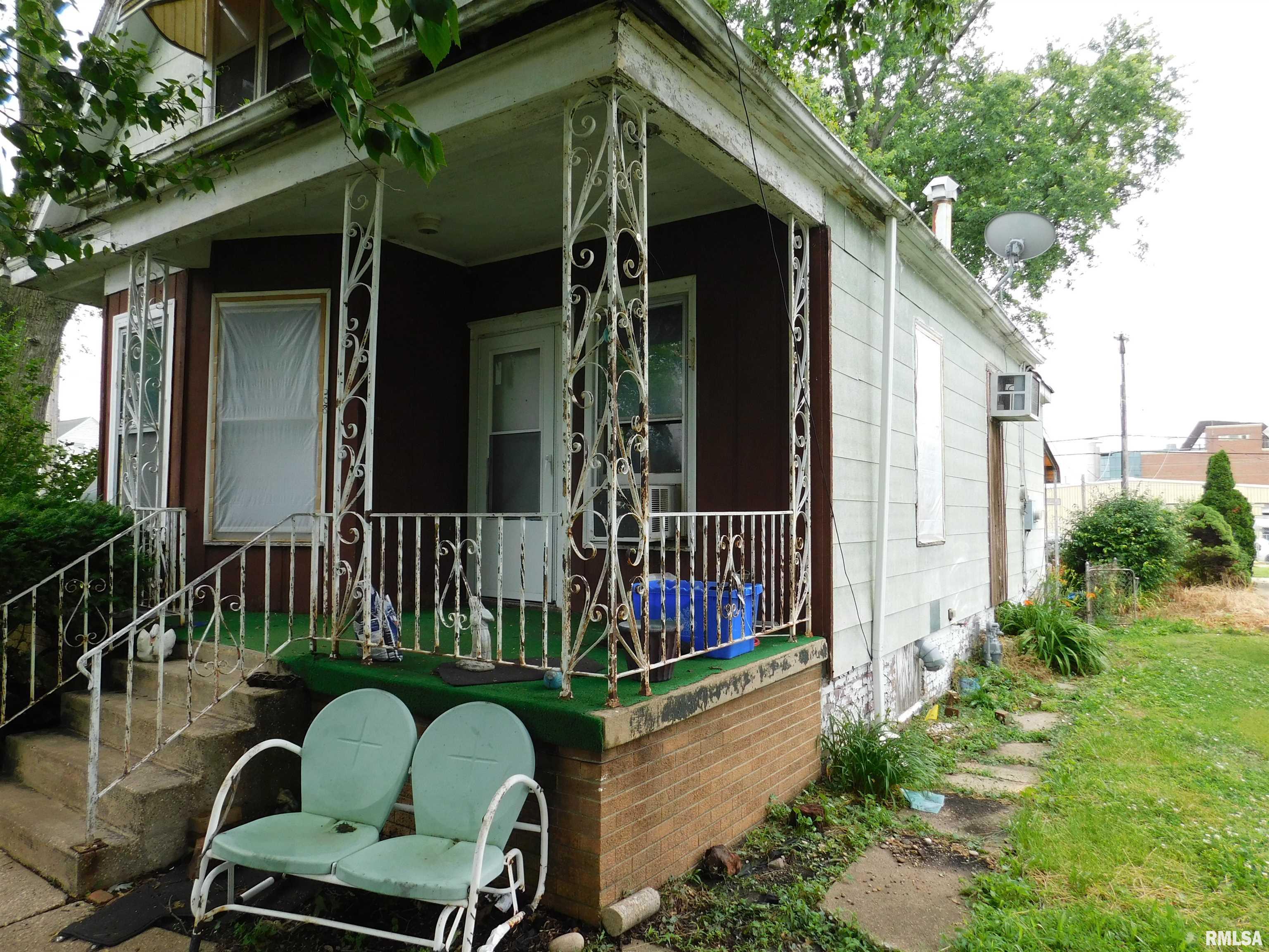 208 West Reynolds Street Springfield, IL 62702 - Photo 2 of 18