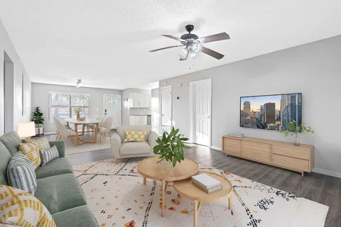 $325,000 | 1255 Lovers Lane, Bastrop, TX 78602