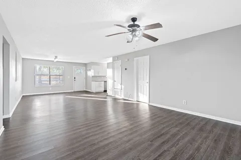 $325,000 | 1255 Lovers Lane, Bastrop, TX 78602