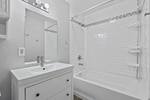 $320,000 | 1255 Lovers Lane, Bastrop, TX 78602