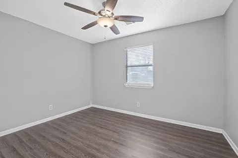 $325,000 | 1255 Lovers Lane, Bastrop, TX 78602