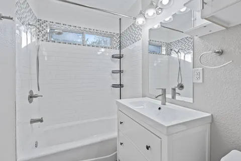 $320,000 | 1255 Lovers Lane, Bastrop, TX 78602