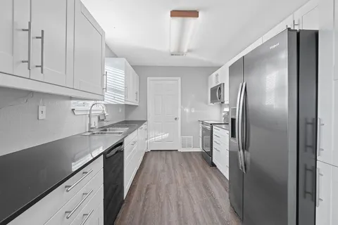 $325,000 | 1255 Lovers Lane, Bastrop, TX 78602