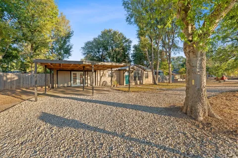 $325,000 | 1255 Lovers Lane, Bastrop, TX 78602