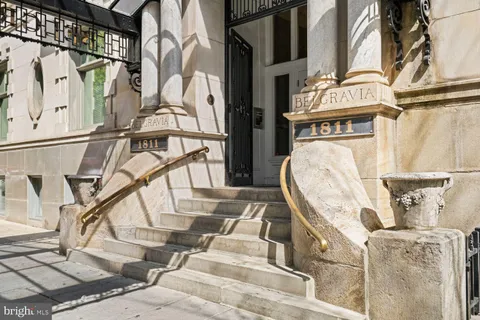 $515,000 | 1811 Chestnut Street, Unit 301, Philadelphia, PA 19103