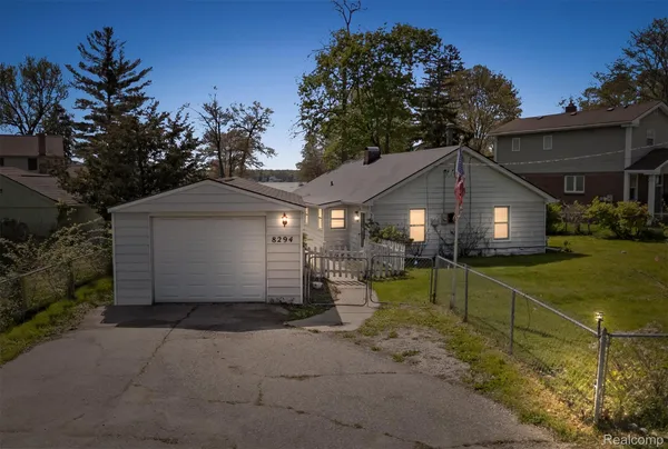 $307,000 | 8294 Lagoon Street, Commerce Township, MI 48382