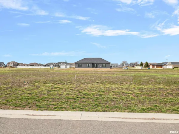 $65,000 | 409 Manor Hill Drive, Chatham, IL 62629