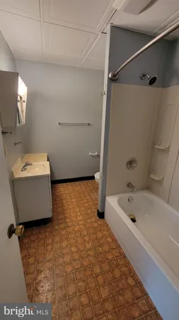 $1,200 | 409 Country Club Road, Unit 5, Royersford, PA 19468