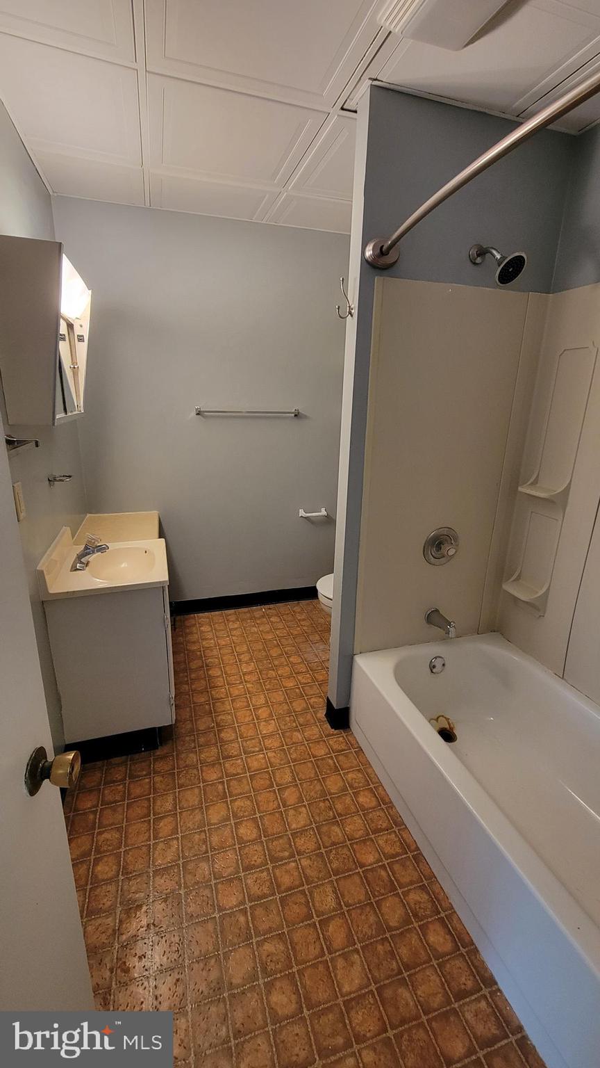 409 Country Club Road, Unit 5 Royersford, PA 19468 - Photo 3 of 7 Bathroom