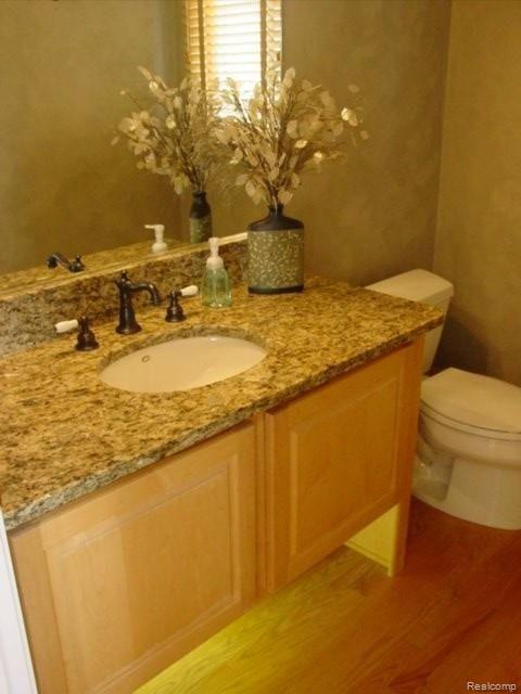 1470 Werth Drive Rochester, MI 48306 - Photo 11 of 19 power Room w/undercabinet lights