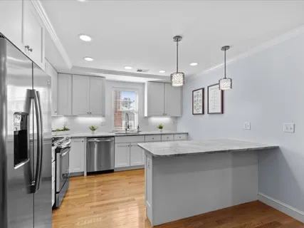 $999,999 | 40 Catherine Street, Unit B, Boston, MA 02131