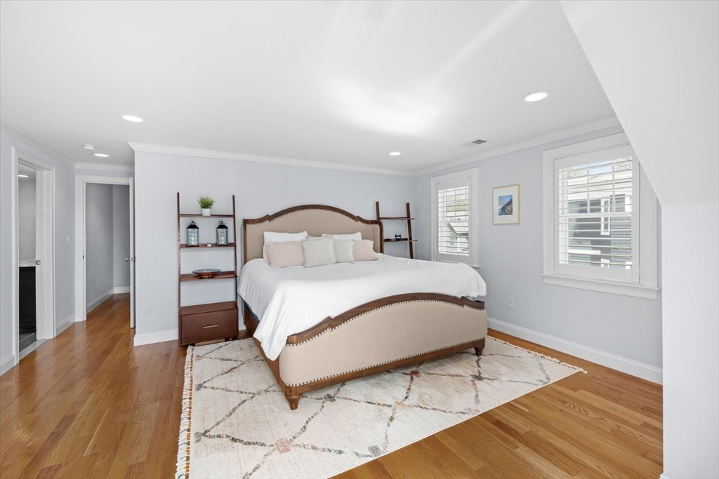 40 Catherine Street, Unit B Boston, MA 02131 - Photo 14 of 40