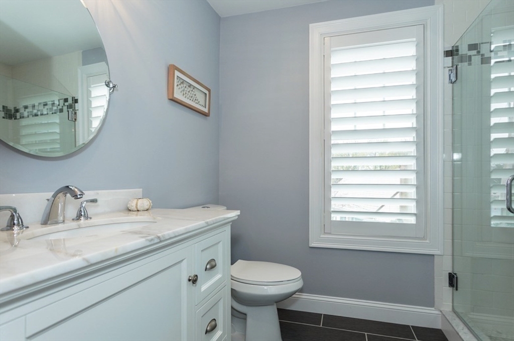 40 Catherine Street, Unit B Boston, MA 02131 - Photo 28 of 40