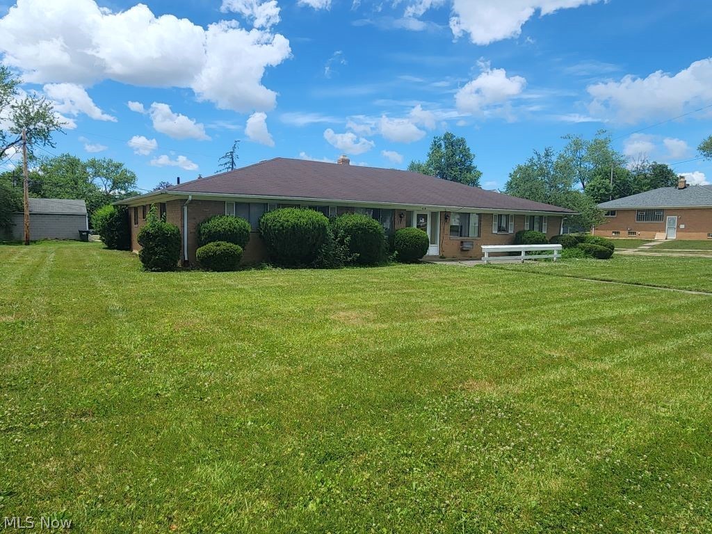 419 Center Road Bedford, OH 44146 - Photo 3 of 23