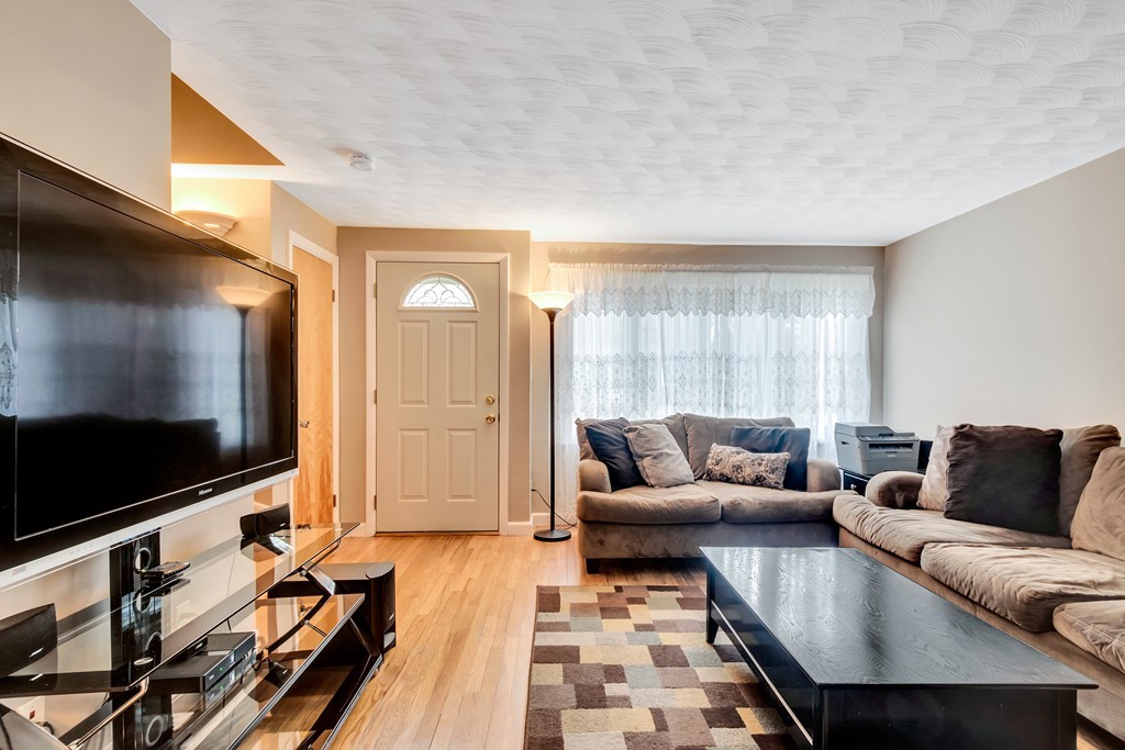 22 Alma Road Burlington, MA 01803 - Photo 3 of 30 Gallery Image 3