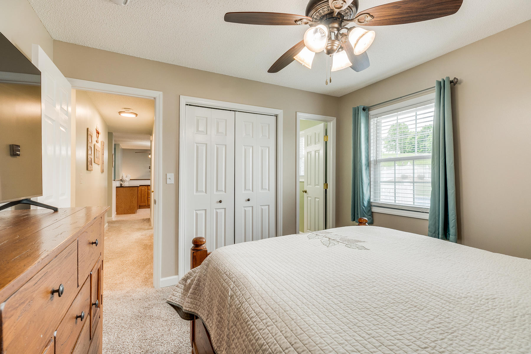273 Ridgeview Drive Gray, TN 37615 - Photo 16 of 37 016