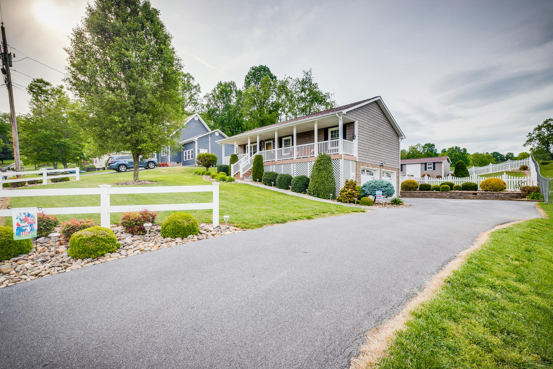 273 Ridgeview Drive Gray, TN 37615 - Photo 3 of 37 003