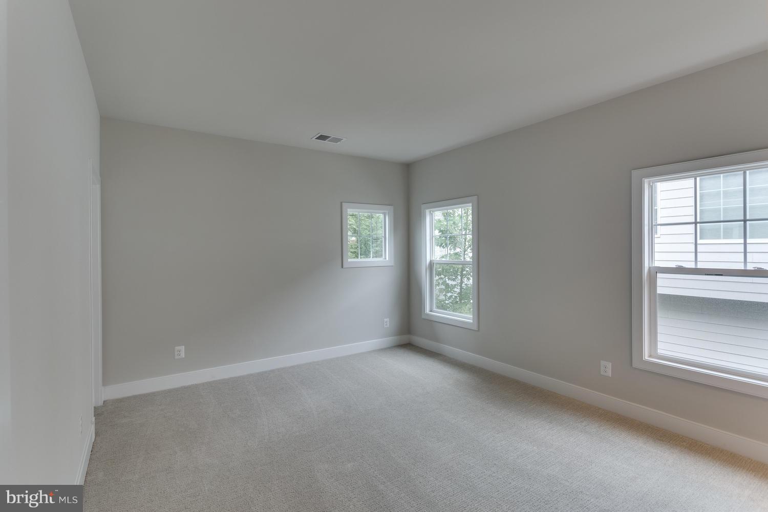 6231 Washington Boulevard Arlington, VA 22205 - Photo 22 of 30 Bedroom 4