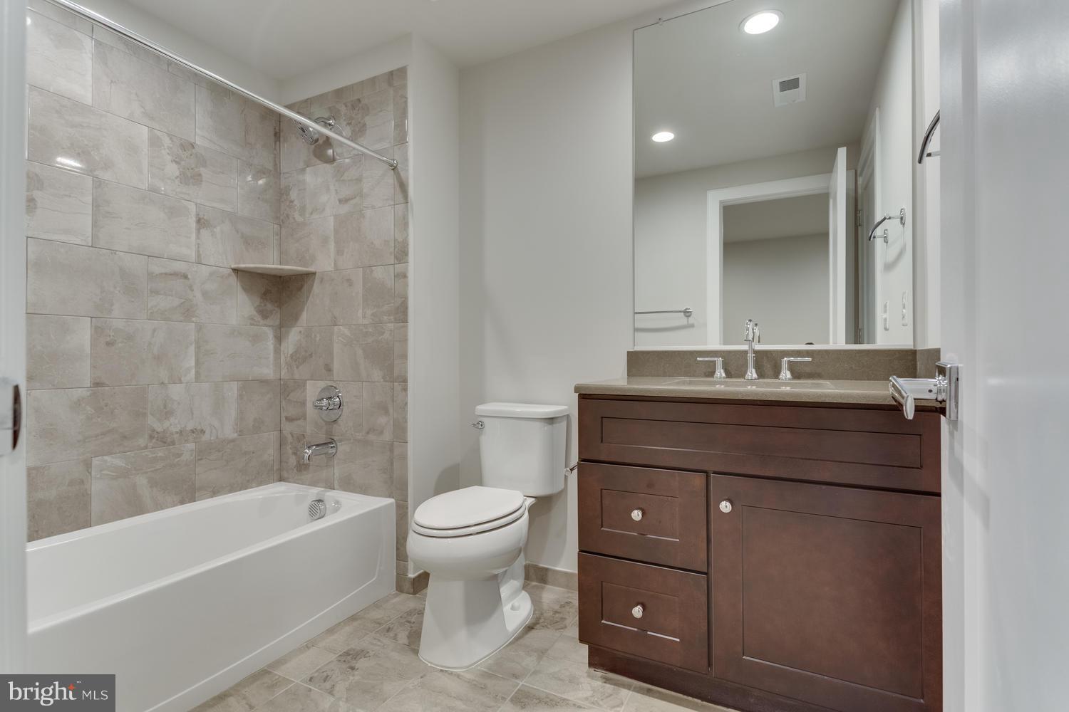 6231 Washington Boulevard Arlington, VA 22205 - Photo 27 of 30 Lower Level/En-Suite Bath