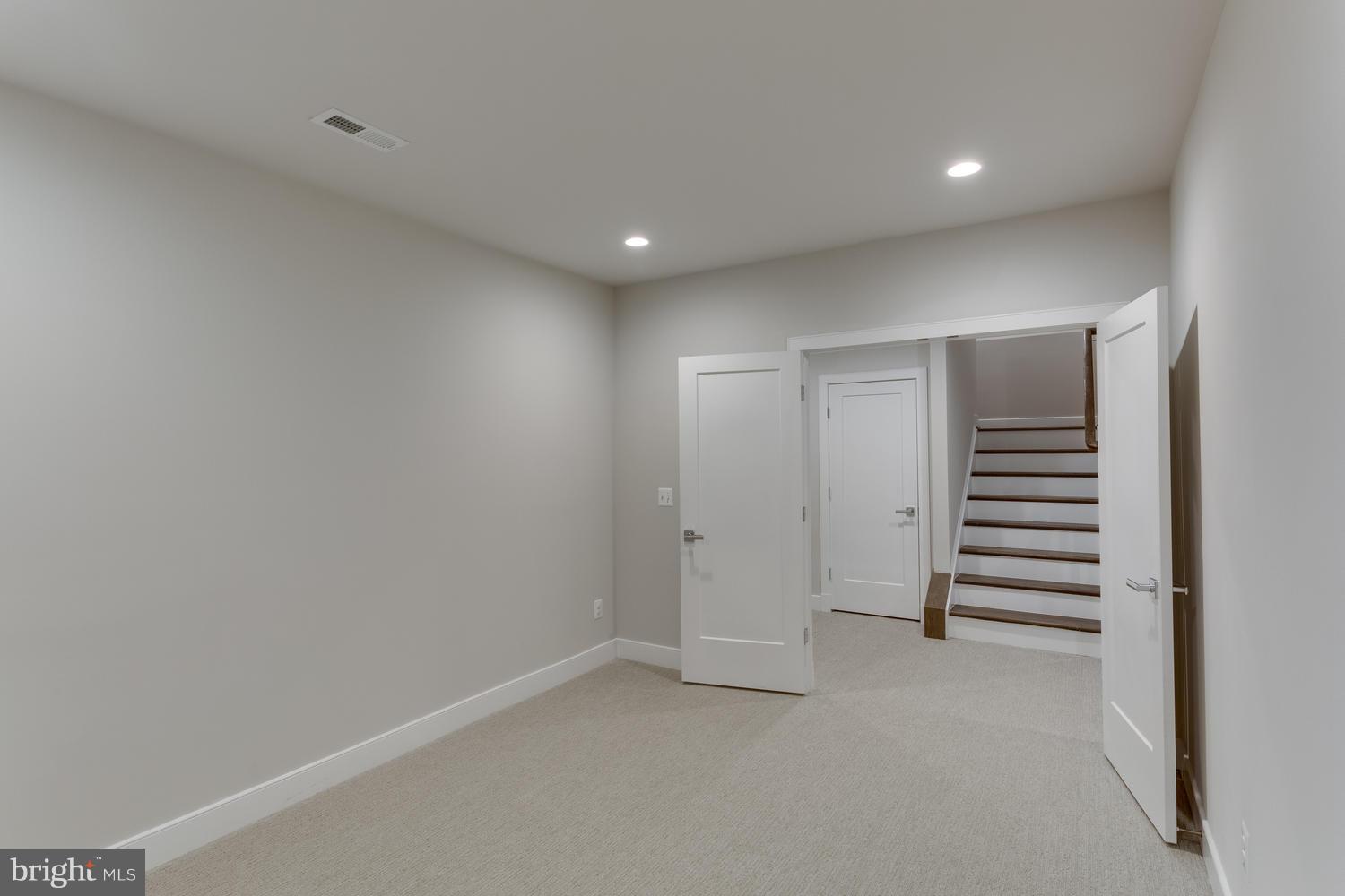 6231 Washington Boulevard Arlington, VA 22205 - Photo 28 of 30 Office